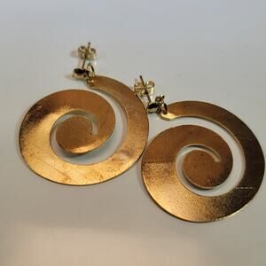Vintage Gold-Tone Spiral Design Earrings – Bold Hoop Earrings for Elegant Style